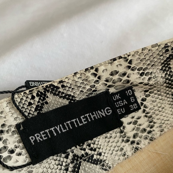 Pretty Little Thing Faux Leather Snake Print Pants - Picture 4 of 4